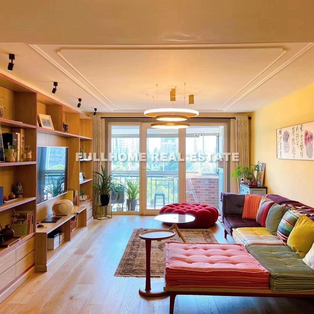 Art Apartment - 2 bedroom apartment in Shanghai, FFC, Downtown