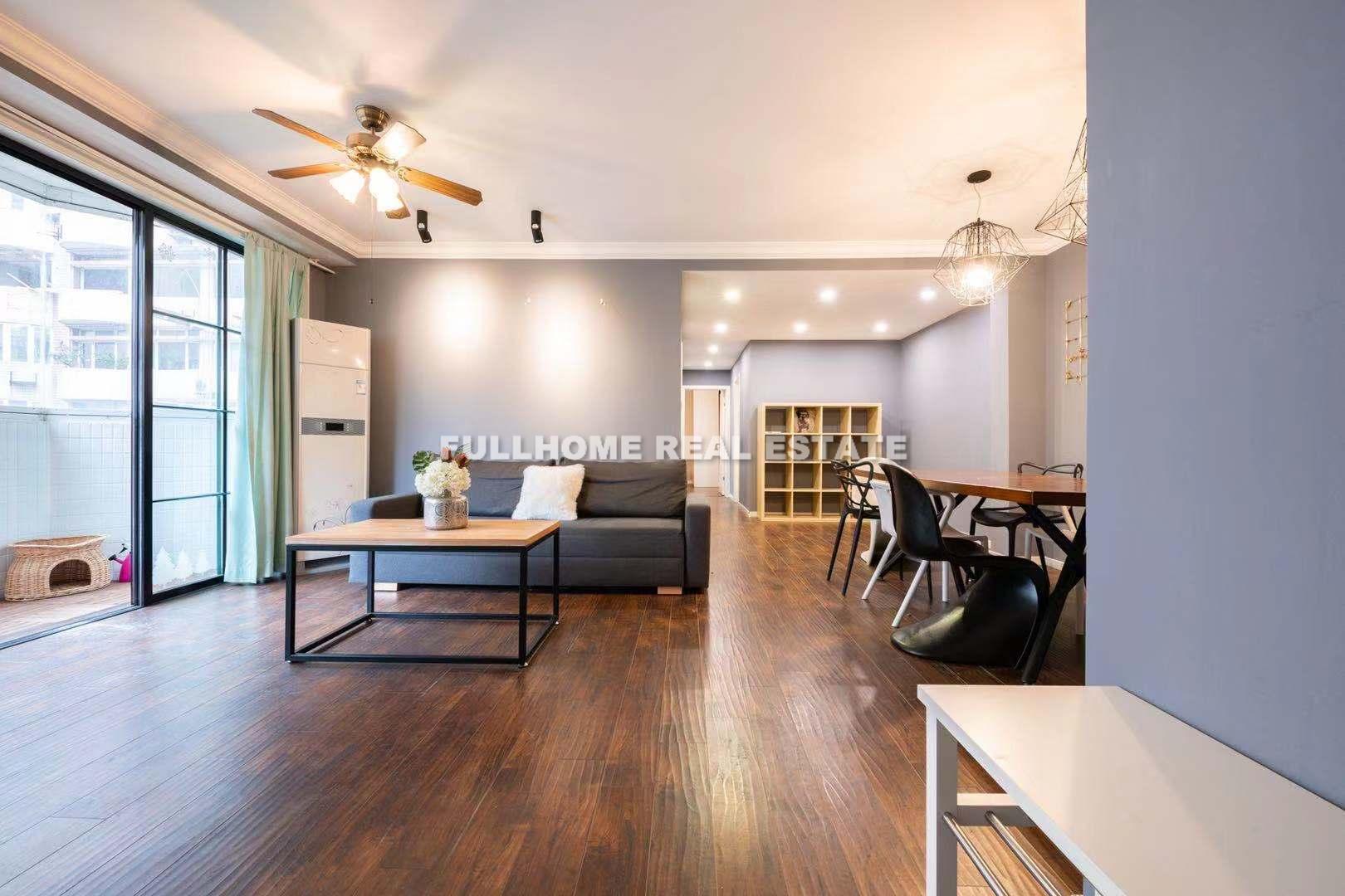 Same compound: Prince Mansion, 3 bedrooms in Shanghai