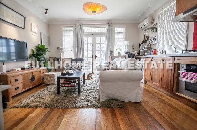 Lane1-500 Wuyuan Road Old House - 1 bedroom apartment in Shanghai, Xujiahui, Downtown