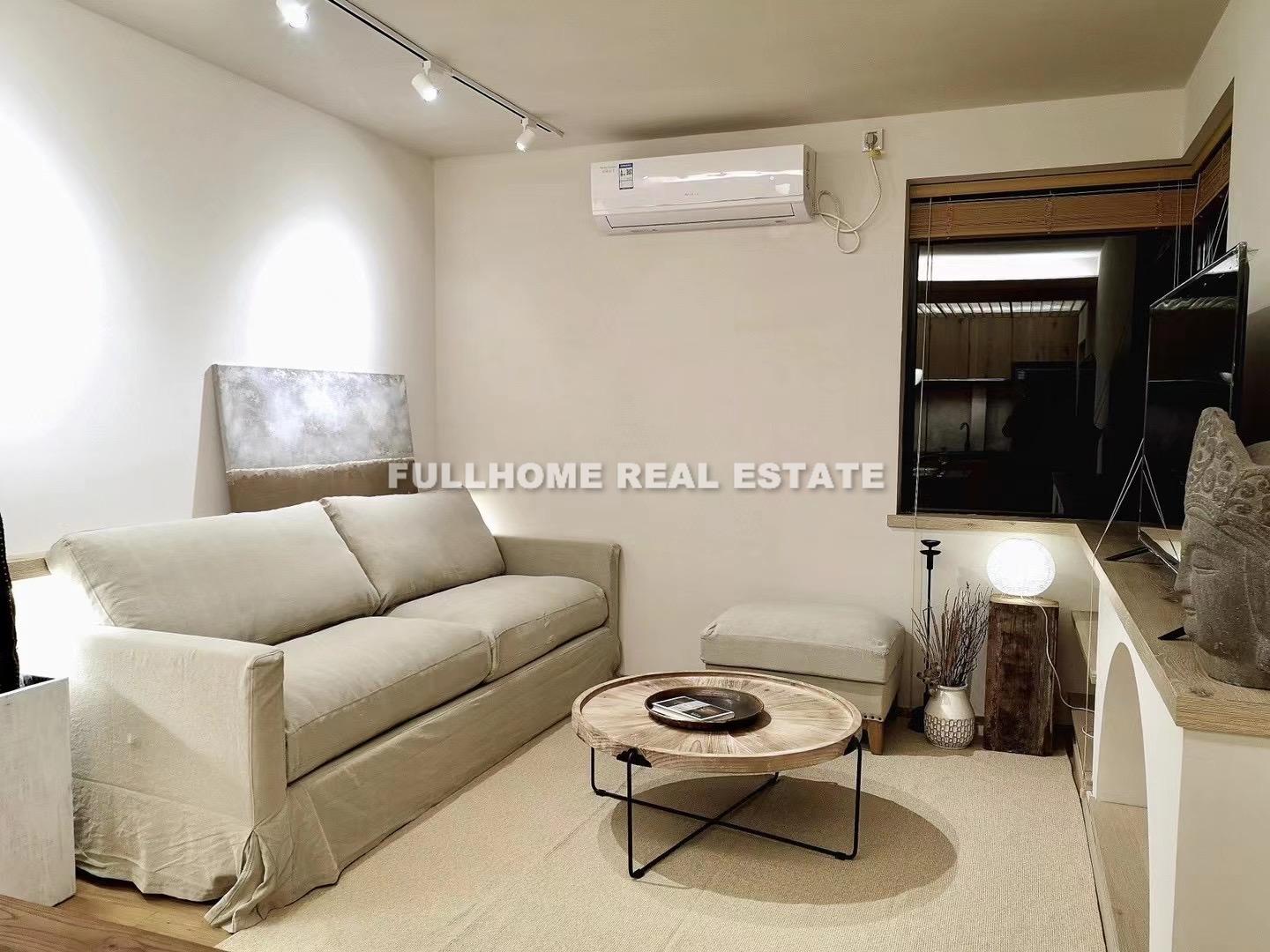Lane 1-500 Wanpin Road Old House	 - 2 bedroom apartment in Shanghai, Downtown, Downtown
