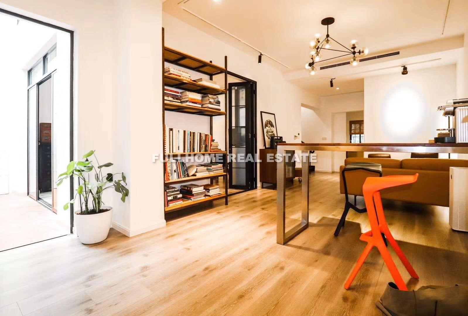 Similar property: Lane 17 Middle Wulumuqi Road Old House, 5 bedrooms, 236 sqm in Shanghai