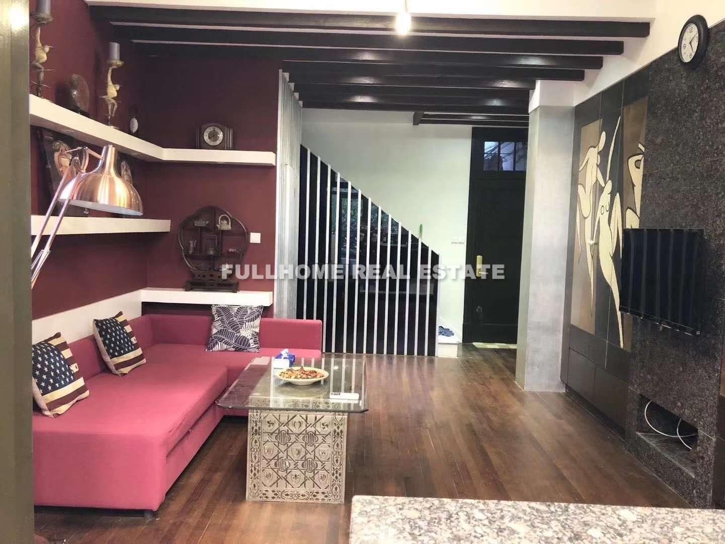 Same compound: Lane 400-700 Fengyang Road Old House, 1 bedrooms in Shanghai