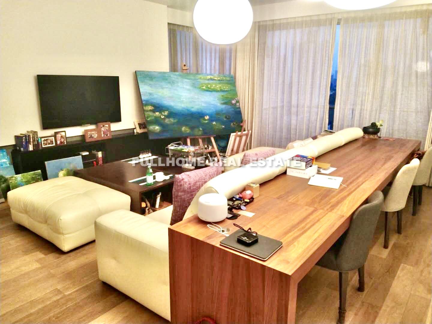 Similar property: Chevalier Place, 3 bedrooms, 260 sqm in Shanghai