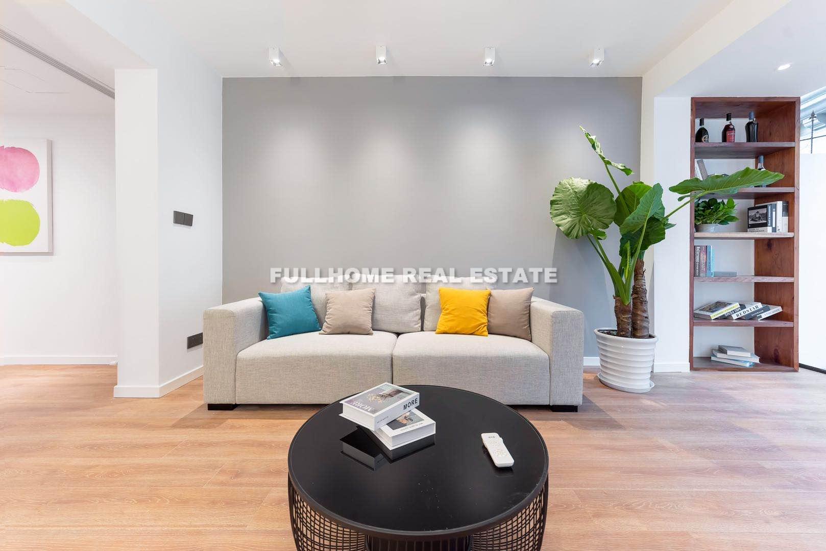 Lane 1-1200 Huashan Road Old House - 1 bedroom apartment in Shanghai, Xujiahui, Downtown