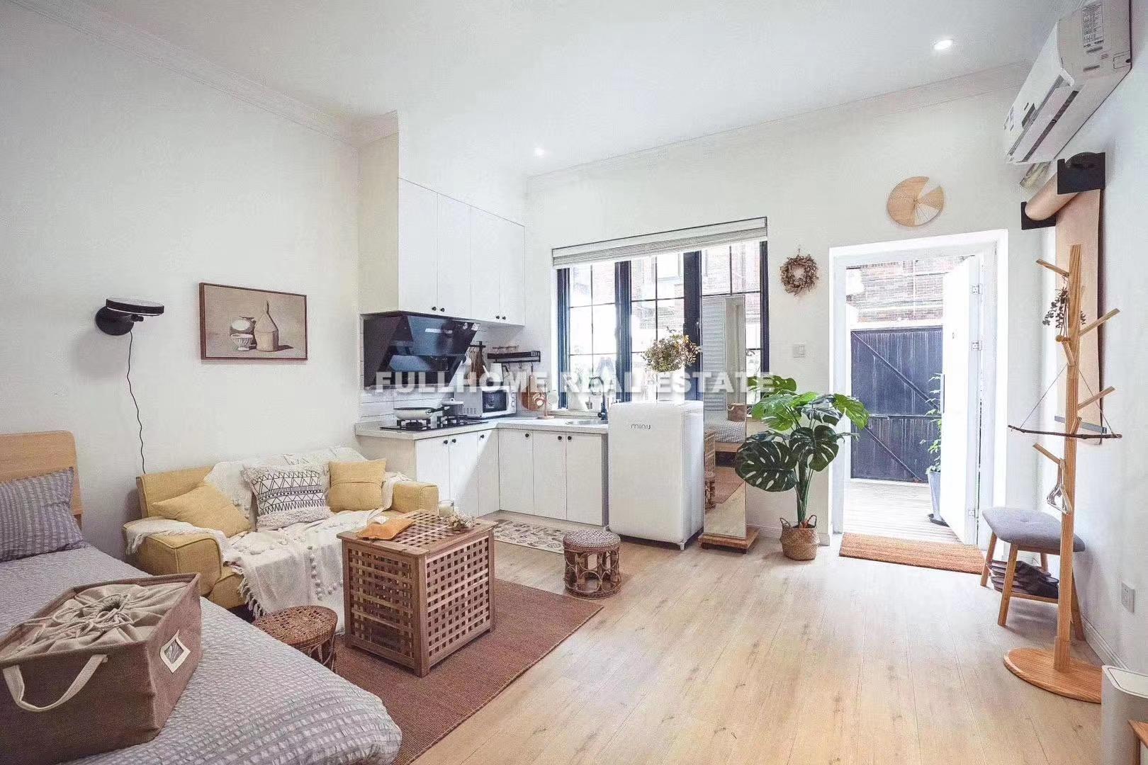 Lane 1-999Yuyuan Road Old House - 1 bedroom apartment in Shanghai, Jing An, Downtown