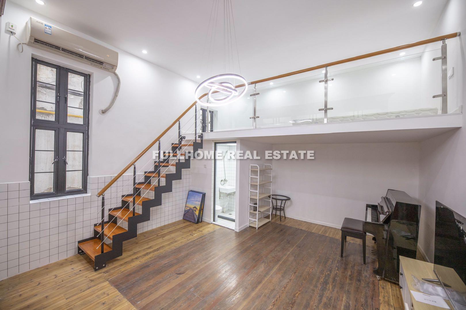 Same compound: Lane 1-500 North Chengdu Old House, 1 bedrooms in Shanghai
