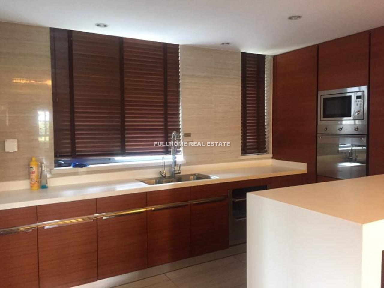Similar property: Jin He Apartment, 3 bedrooms, 210 sqm in Suzhou