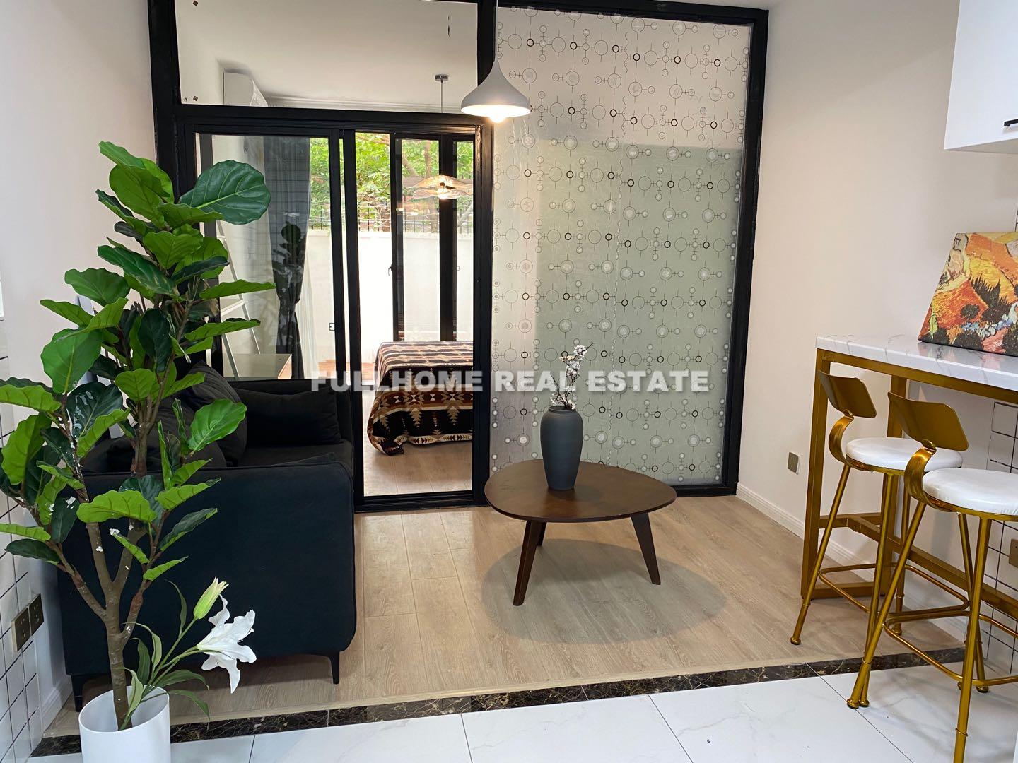 Same compound: Lane1-2000 South Wuding Road Old House, 1 bedrooms in Shanghai