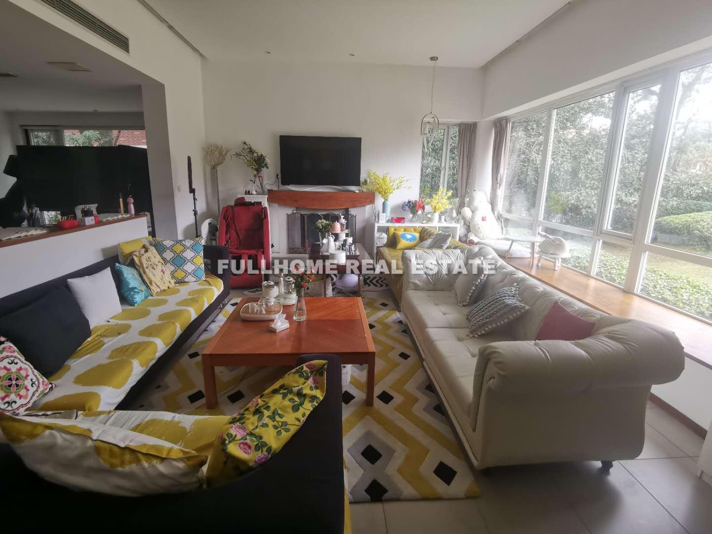 Xijiao Hua Cheng Villa - 4 bedroom apartment in Shanghai, Qingpu, Suburb