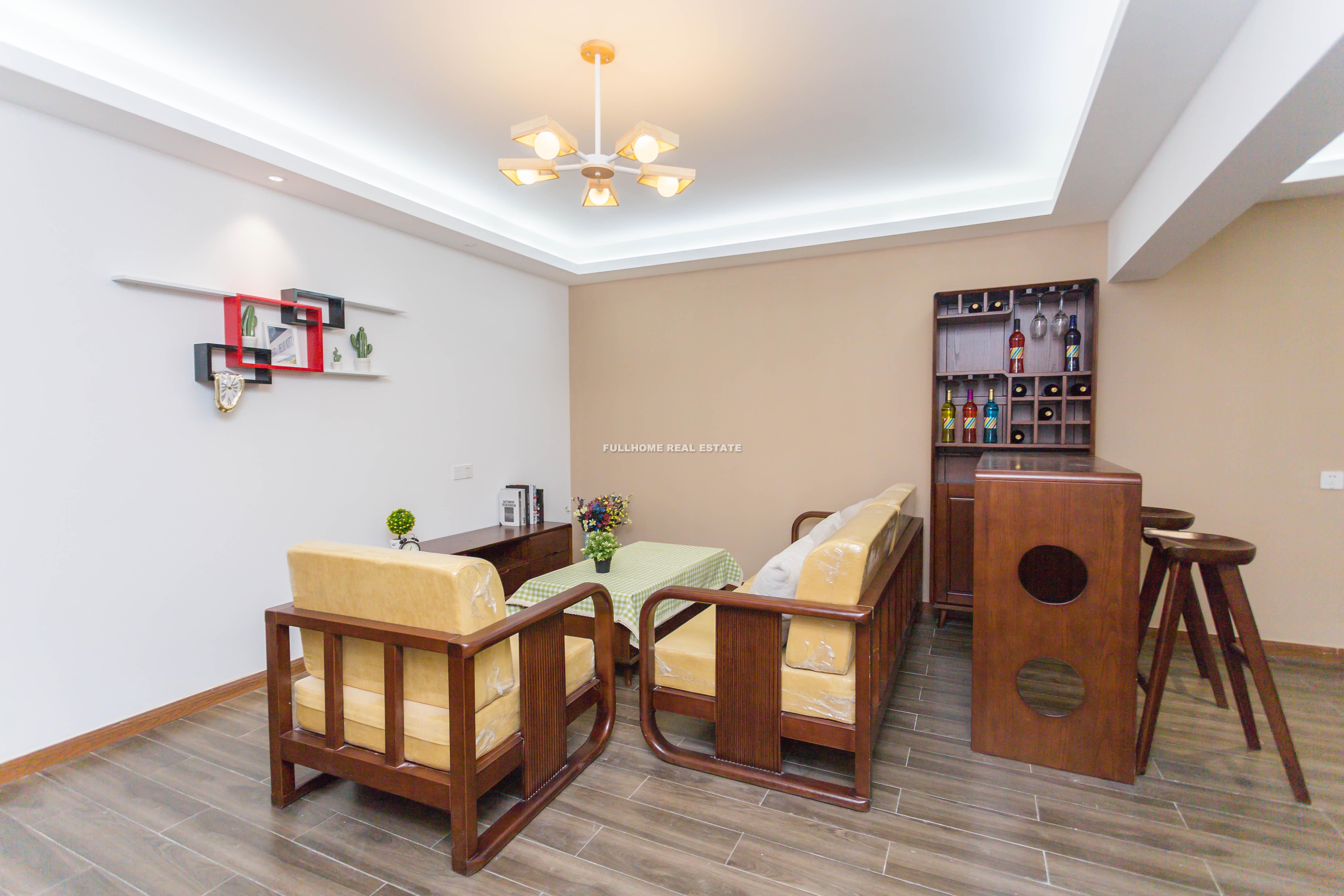 Same compound: Macao Building, 2 bedrooms in Shanghai
