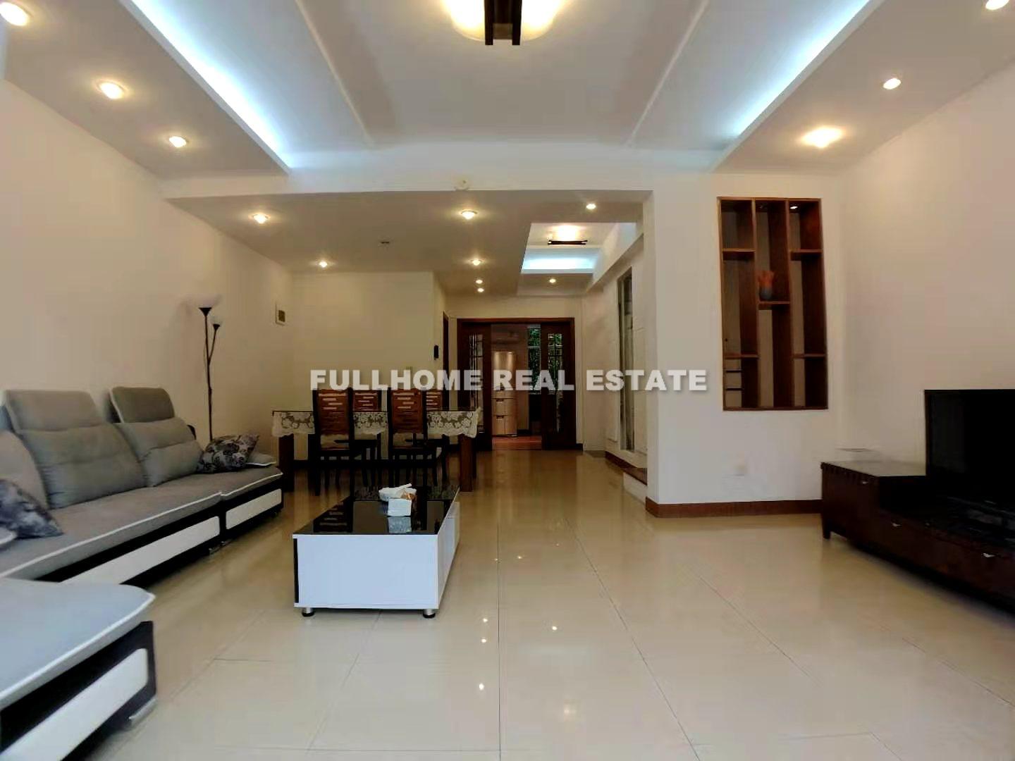 Same compound: XiJiao Baocheng Flower Garden, 4 bedrooms in Shanghai