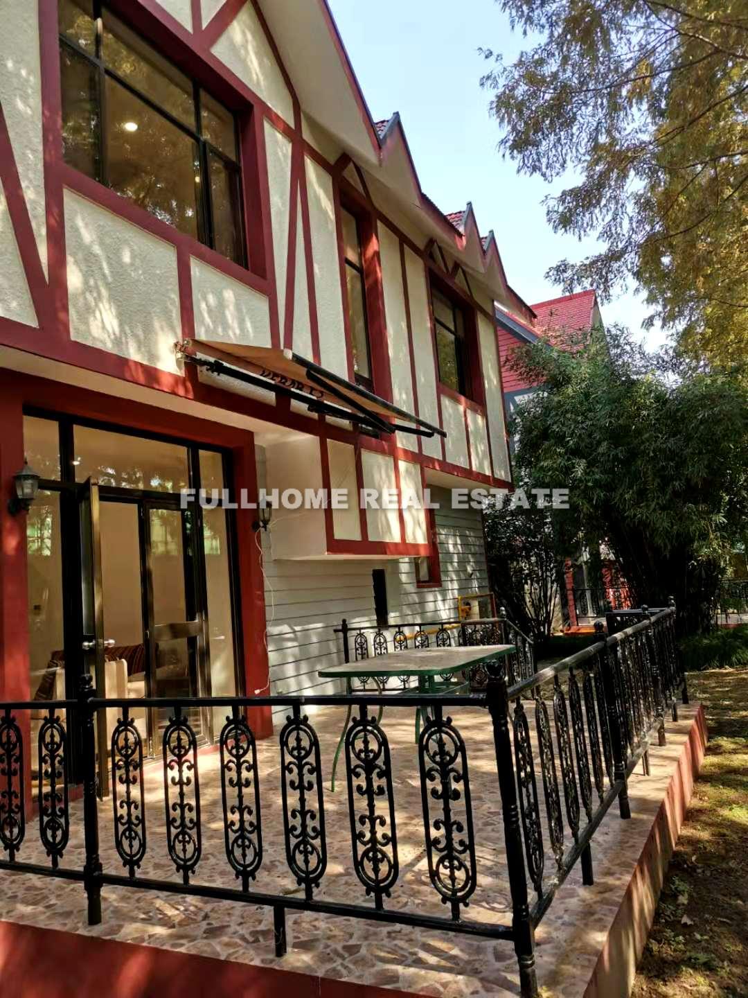 Green Valley Villas - 3 bedroom apartment in Shanghai, Hongqiao, Hongqiao