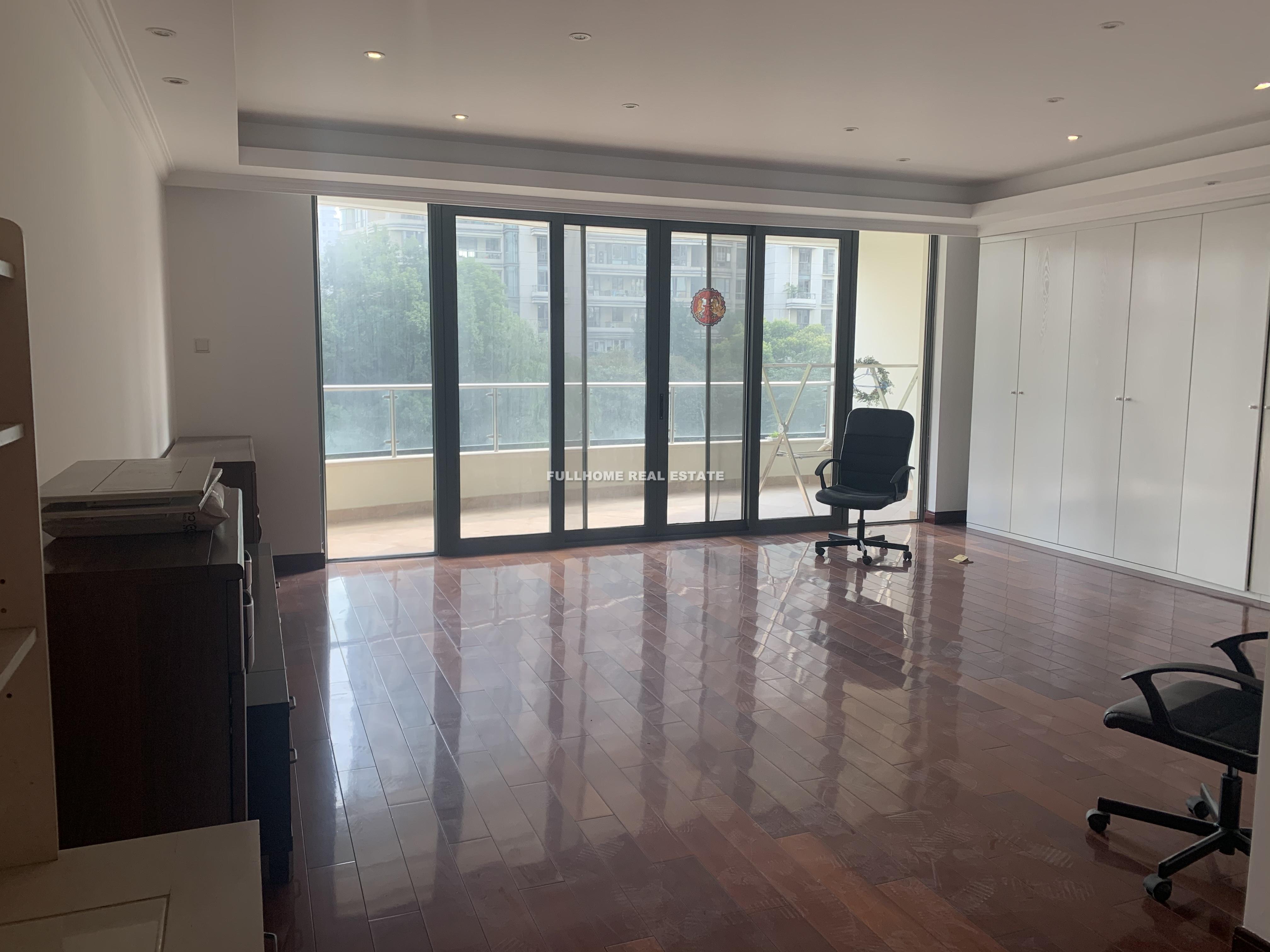 Top Of City - 4 bedroom apartment in Shanghai, People Square, Downtown