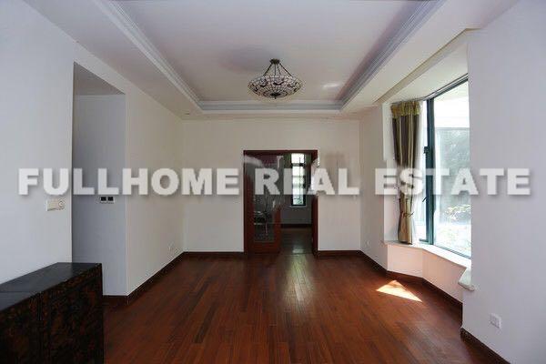 Same compound: Sifang Xijiao Garden Villas, 4 bedrooms in Shanghai