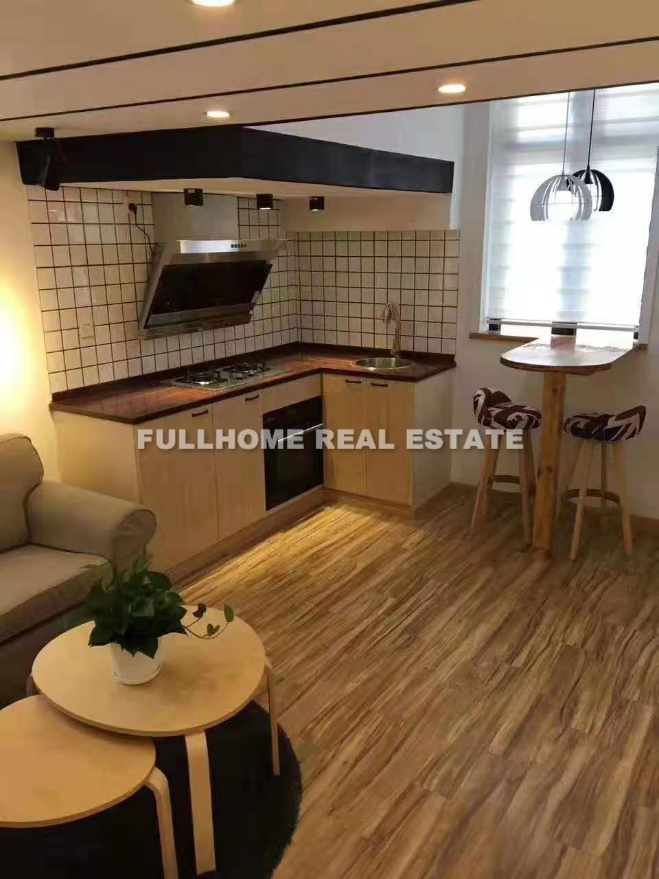 Lane 500-1200 Middle Yanan Road Old House - 1 bedroom apartment in Shanghai, Jing An, Downtown