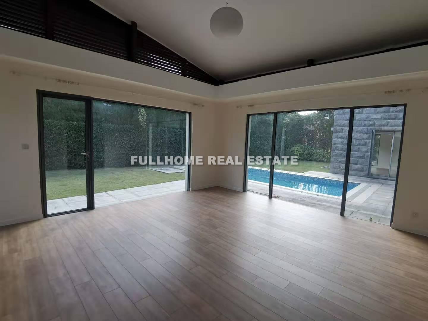 Lakeside Ville - 5 bedroom apartment in Shanghai, Qingpu, Suburb