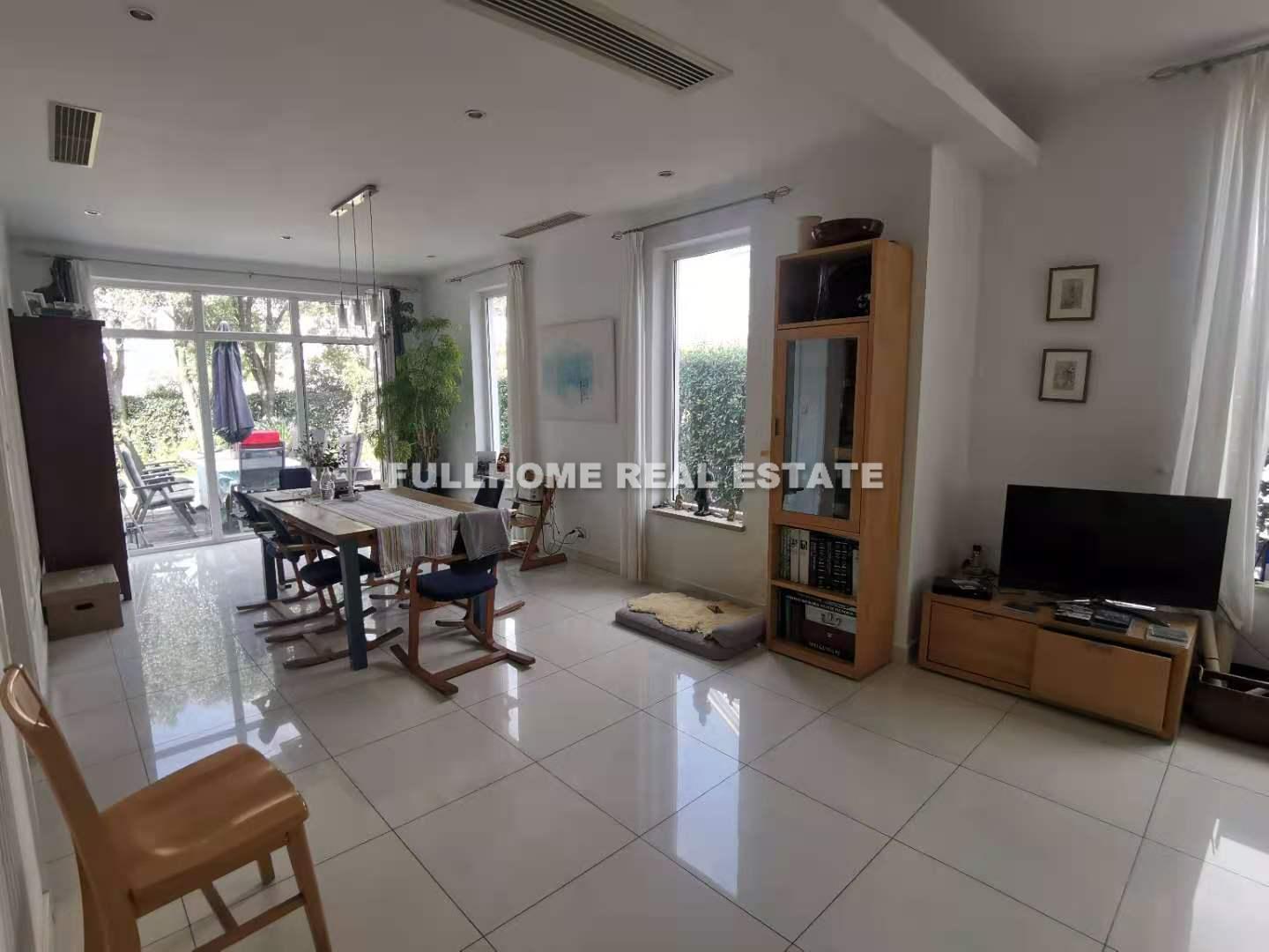 Violet Country Villa - 5 bedroom apartment in Shanghai, Qingpu, Suburb