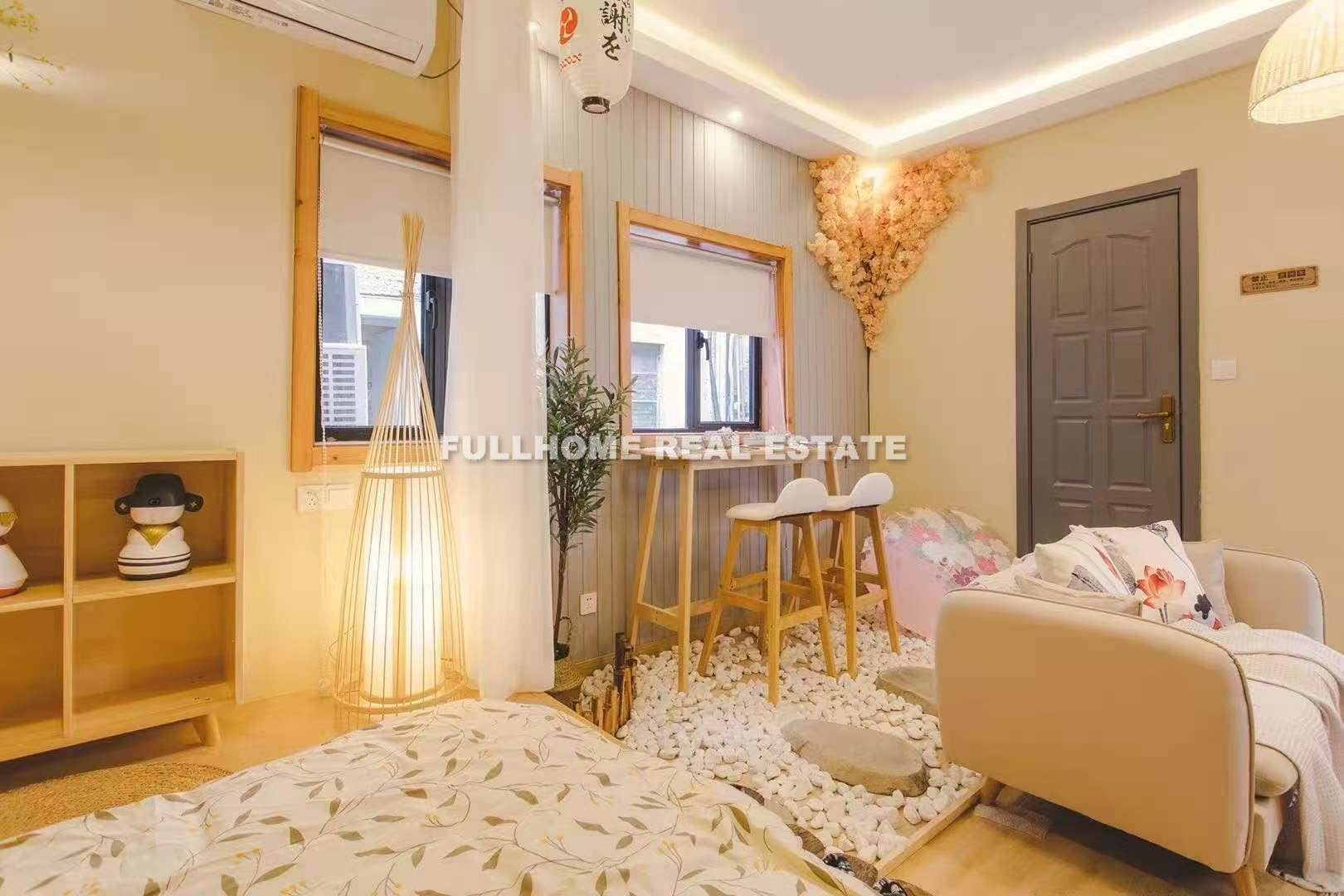 Lane 1-1000 Weihai Road Old House - 1 bedroom apartment in Shanghai, , 