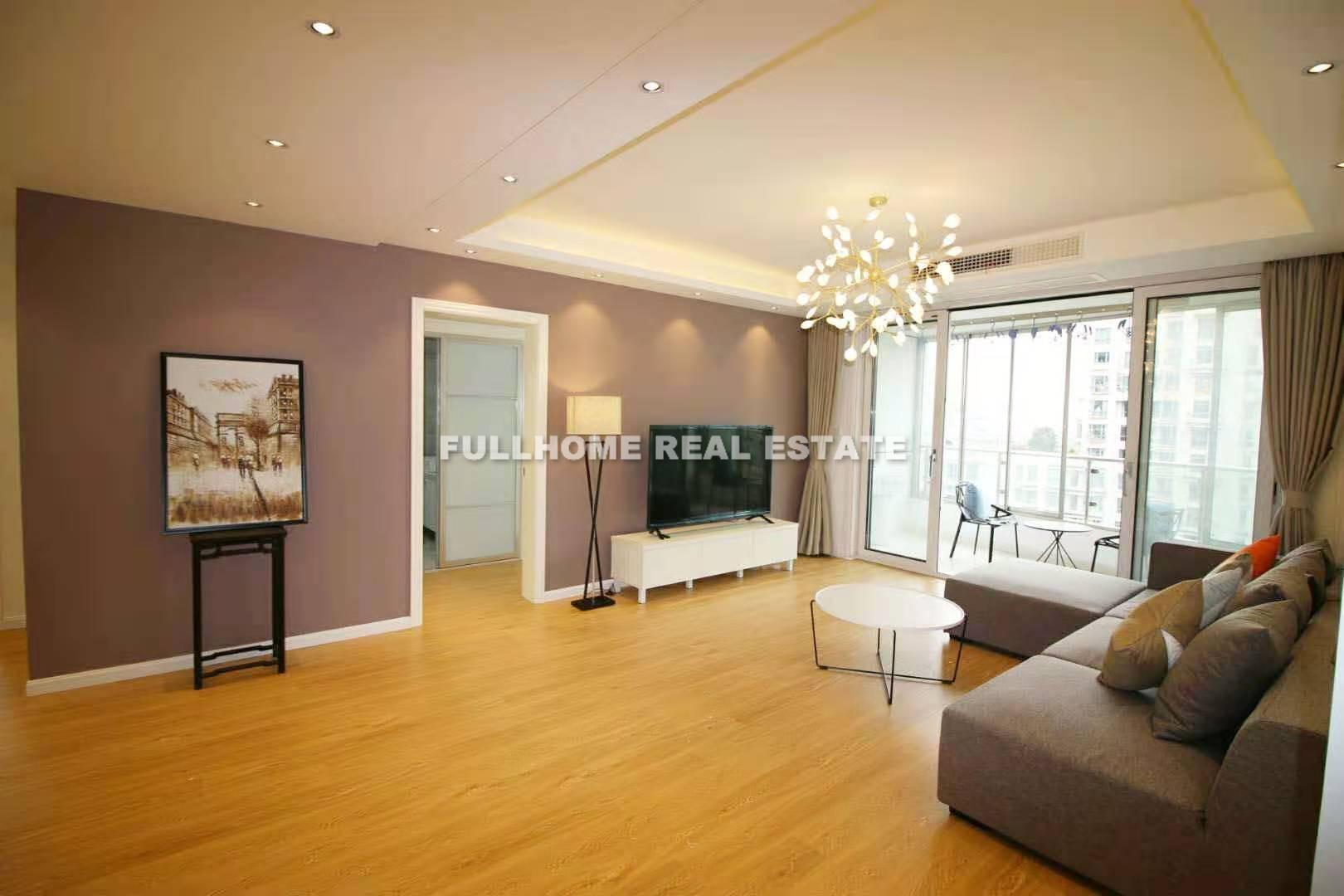 Top Of City - 3 bedroom apartment in Shanghai, People Square, Downtown
