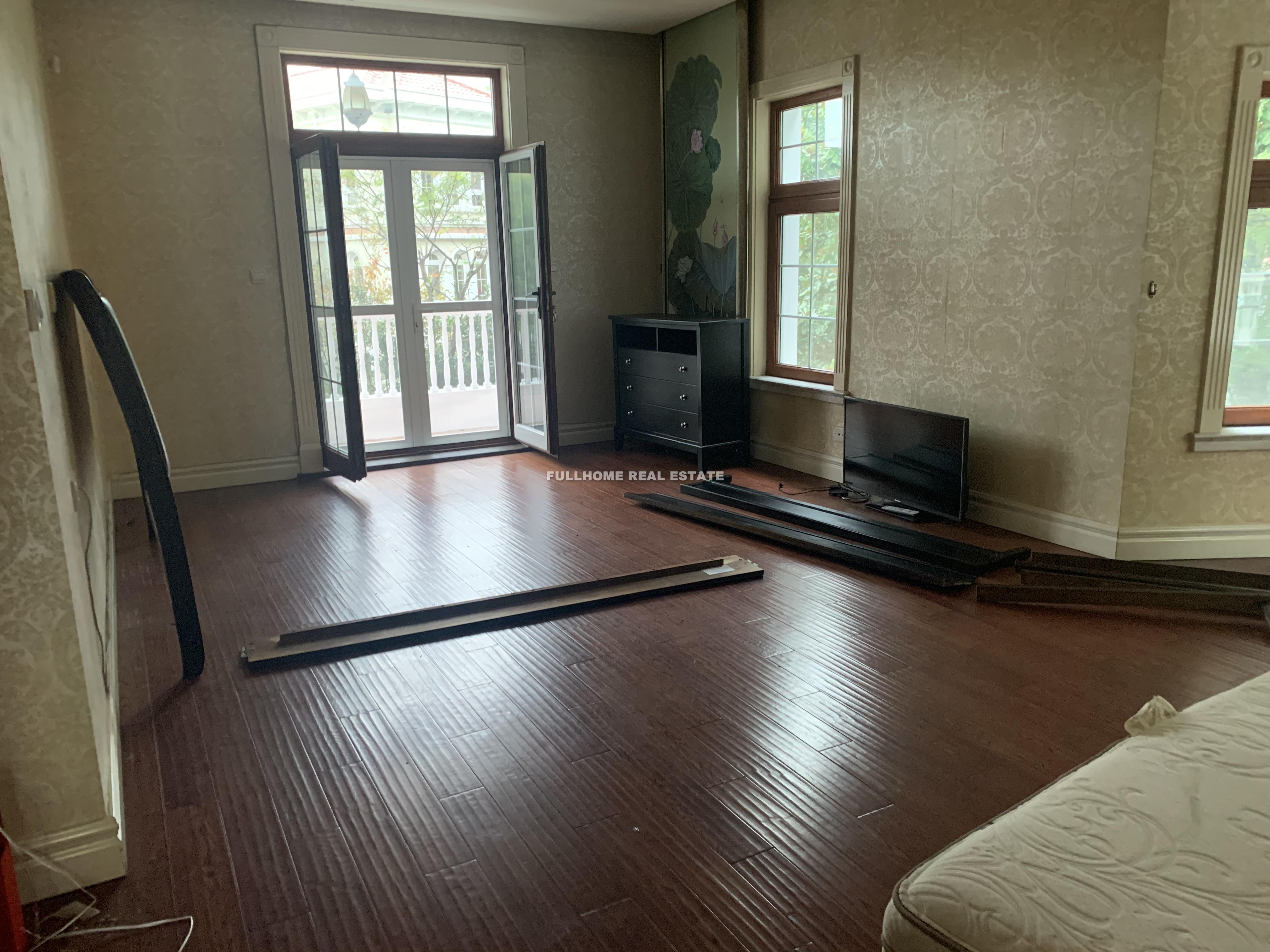 Similar property: Forest Manor, 5 bedrooms, 400 sqm in Shanghai