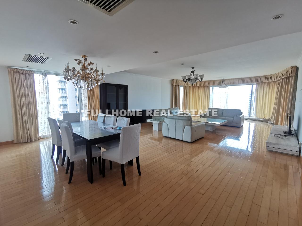 Shimao Riviera Garden - 4 bedroom apartment in Shanghai, Lujiazui, Pudong
