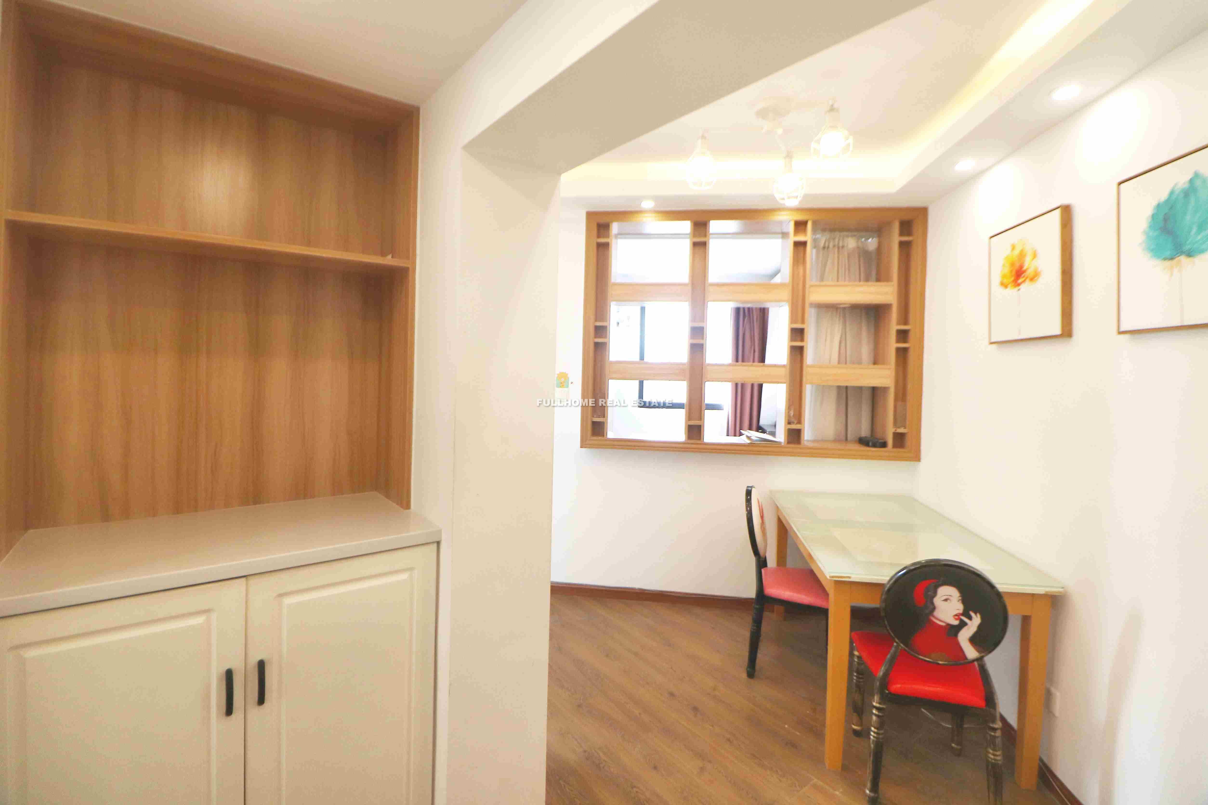 Same compound: Jinyan Apartment, 2 bedrooms in Shanghai