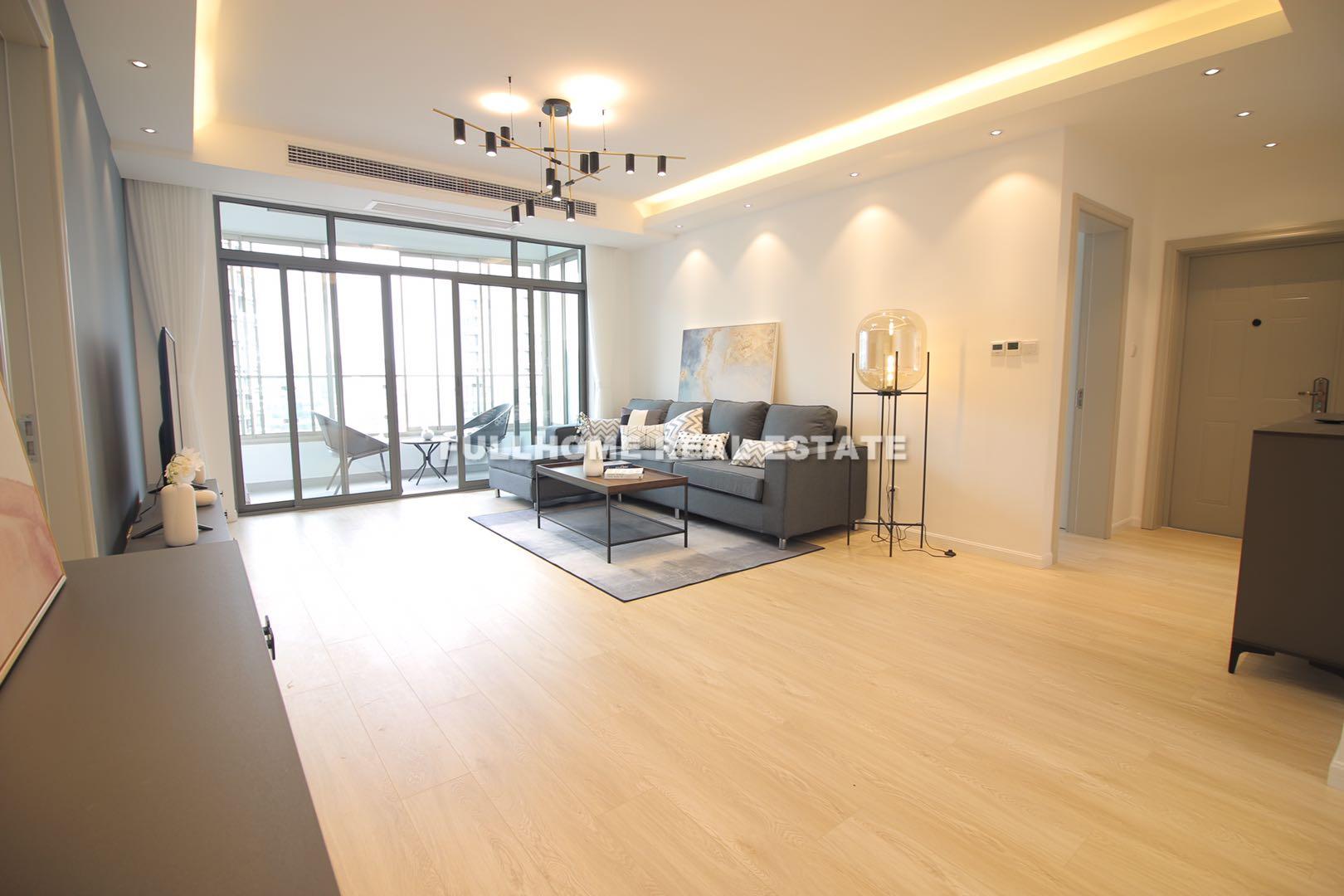 First Block - 3 bedroom apartment in Shanghai, Jing An, Downtown