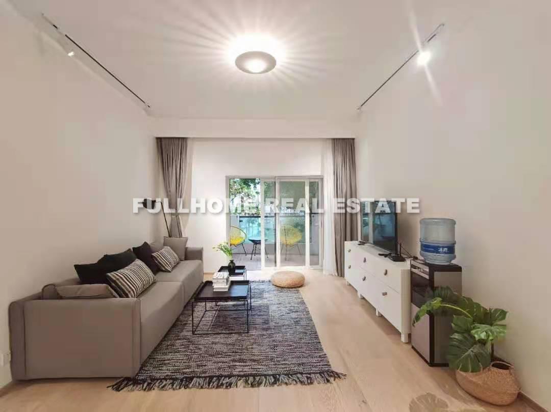 Shanghai Grand Plaza - 3 bedroom apartment in Shanghai, FFC, Downtown
