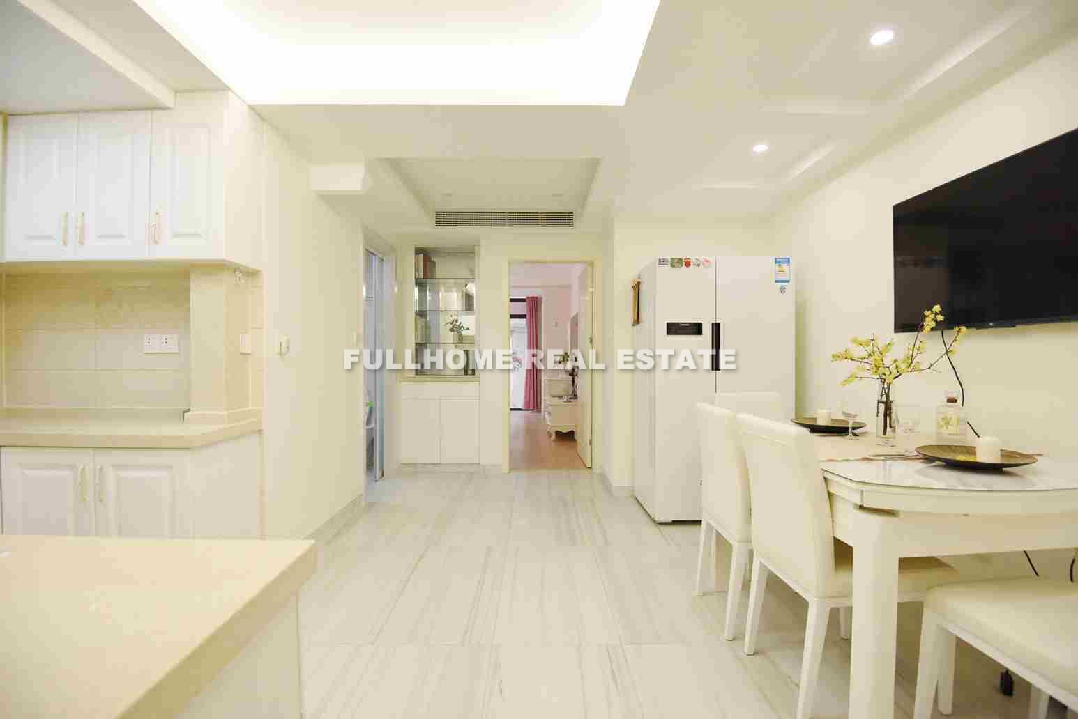 Same compound: Lane 1-300 East Zhaohua Old House, 2 bedrooms in Shanghai
