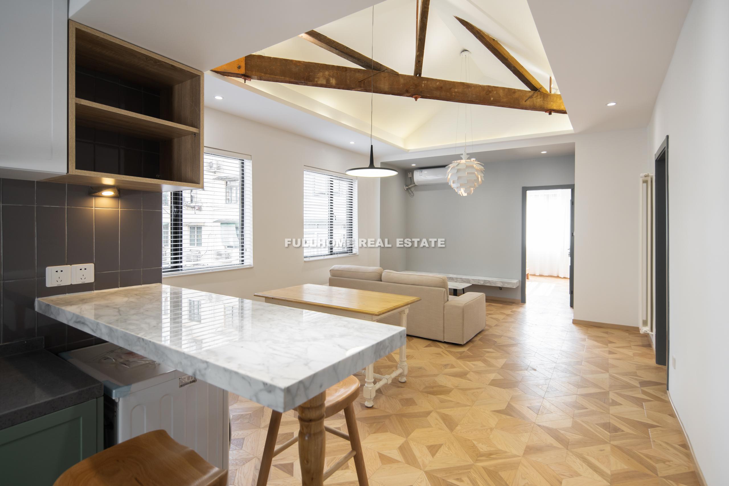 Same compound: Hongye Garden, 2 bedrooms in Shanghai
