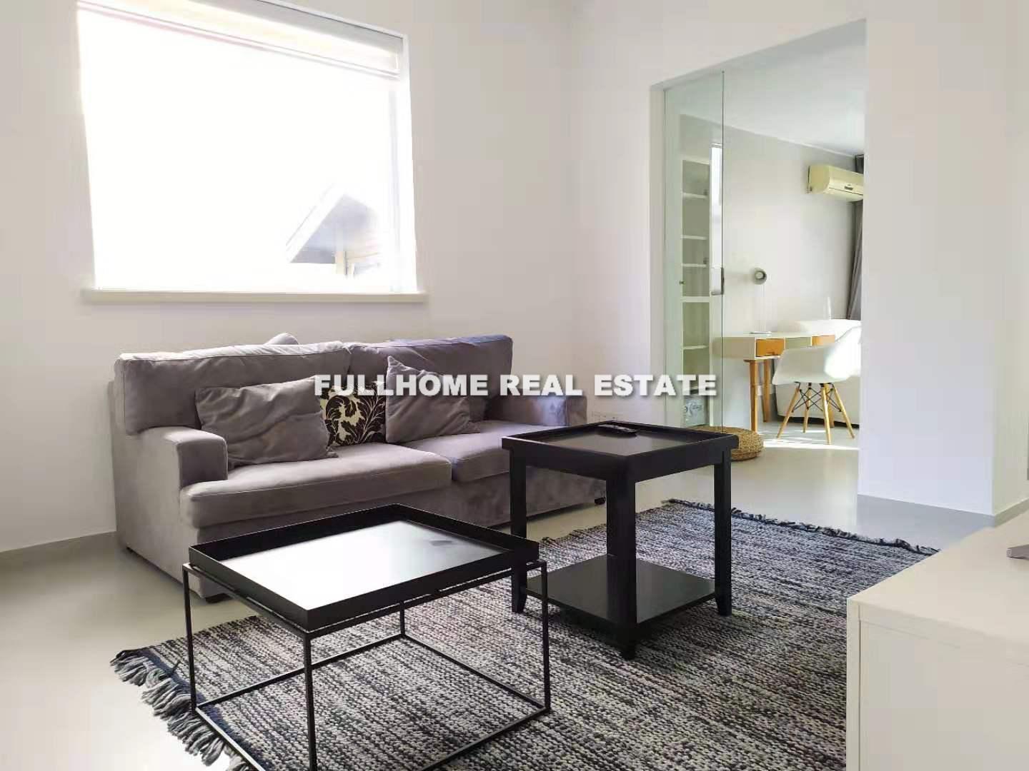 Lane 1001-1500 Middle Huaihai Road Old House - 1 bedroom apartment in Shanghai, Downtown, Downtown