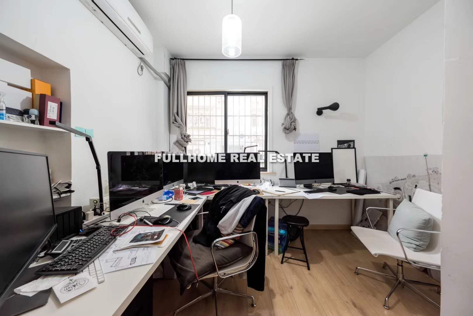 Lane 1001-1500 Middle Huaihai Road Old House - 2 bedroom apartment in Shanghai, Downtown, Downtown