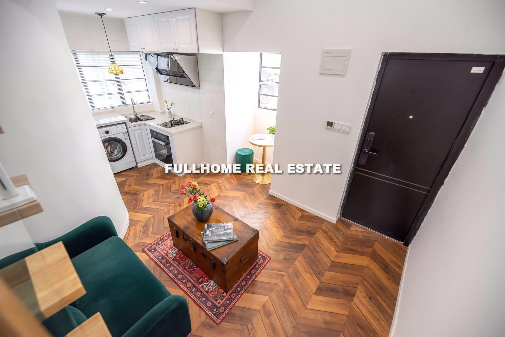 Lane 1001-1500 Middle Huaihai Road Old House - 1 bedroom apartment in Shanghai, Downtown, Downtown