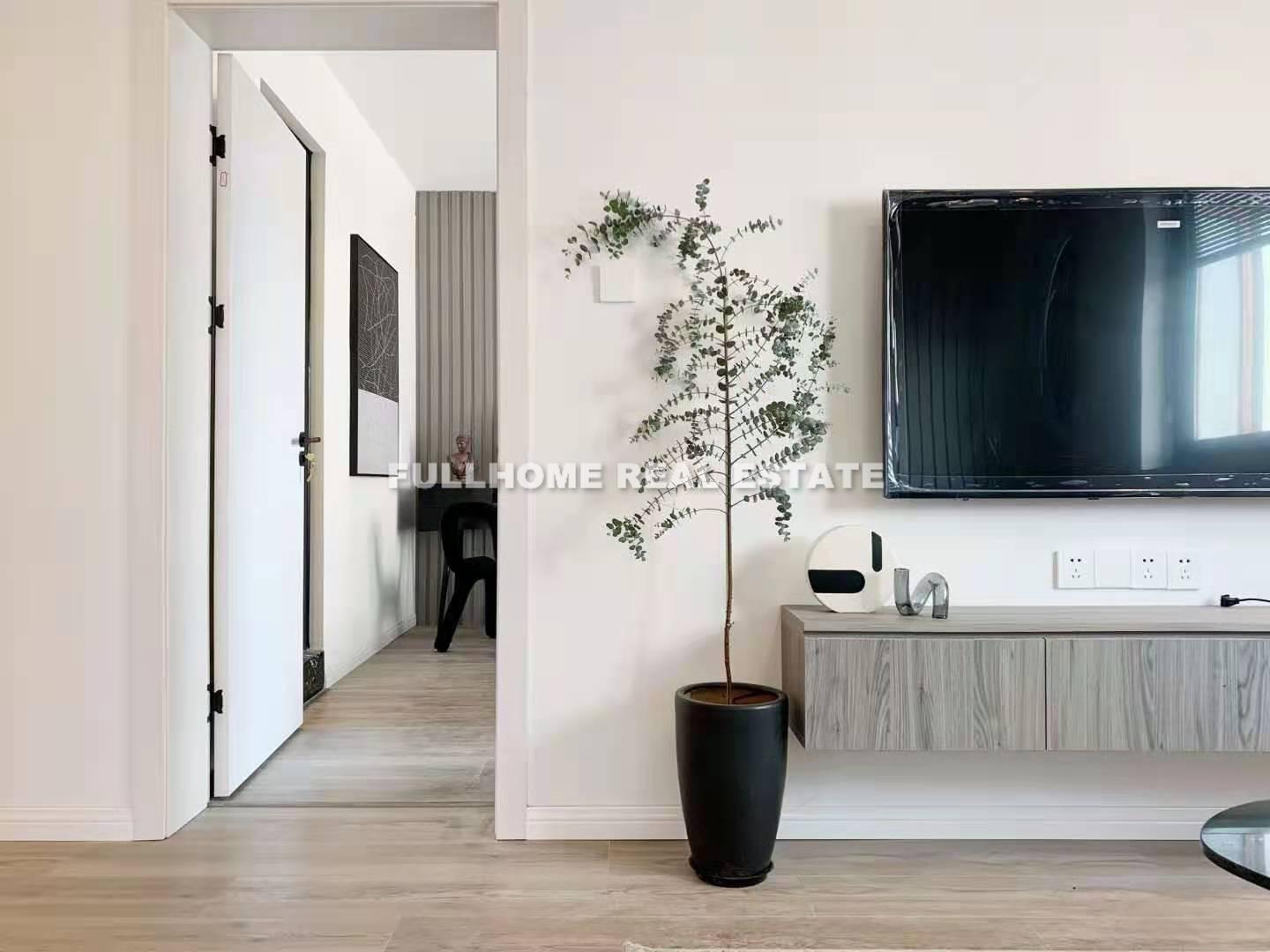 Same compound: Wuding Mansion, 3 bedrooms in Shanghai