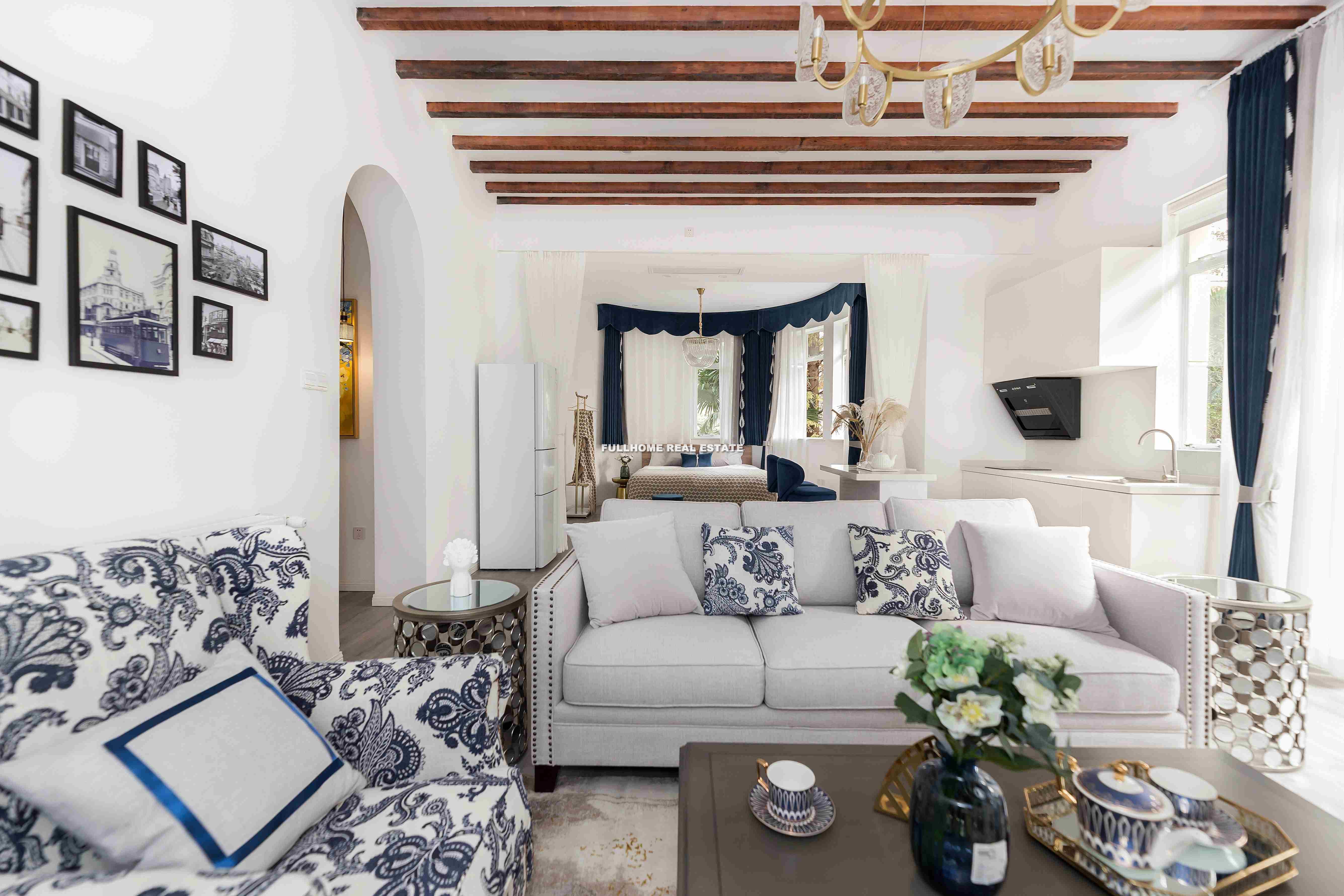Lane 1-500 Middle Huaihai Road Old House - 2 bedroom apartment in Shanghai, Downtown, Downtown
