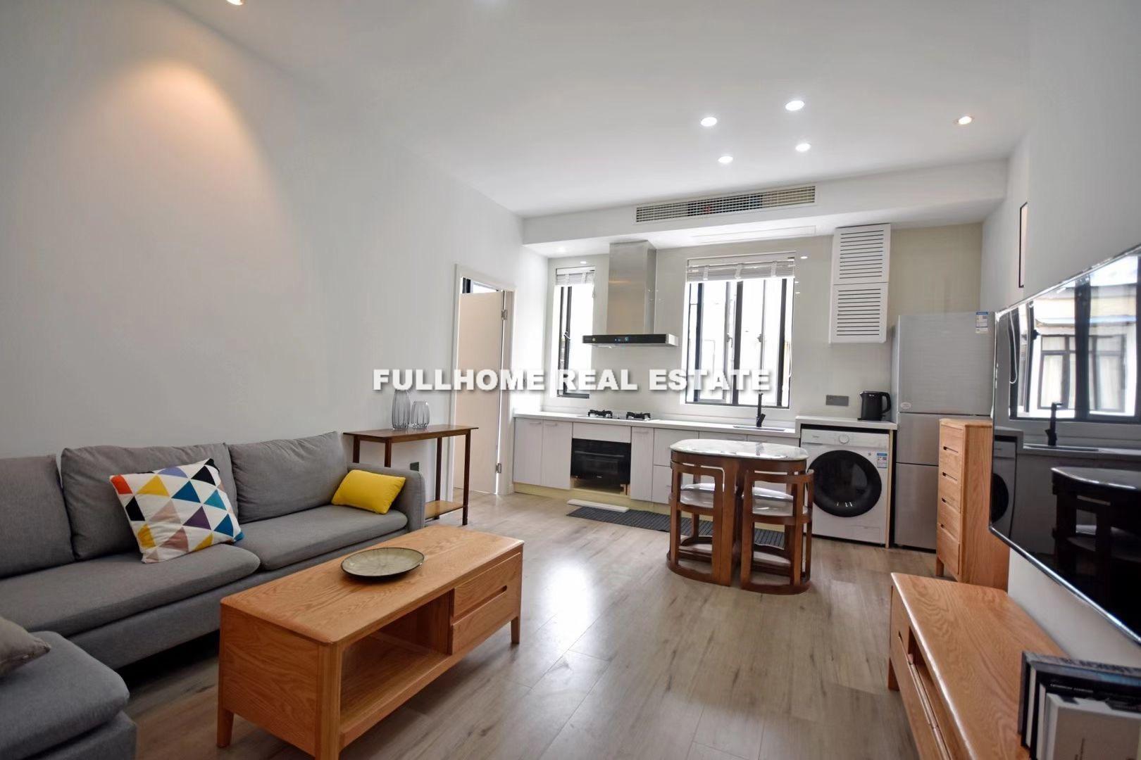 Lane 1001-1500 Middle Huaihai Road Old House - 1 bedroom apartment in Shanghai, Downtown, Downtown