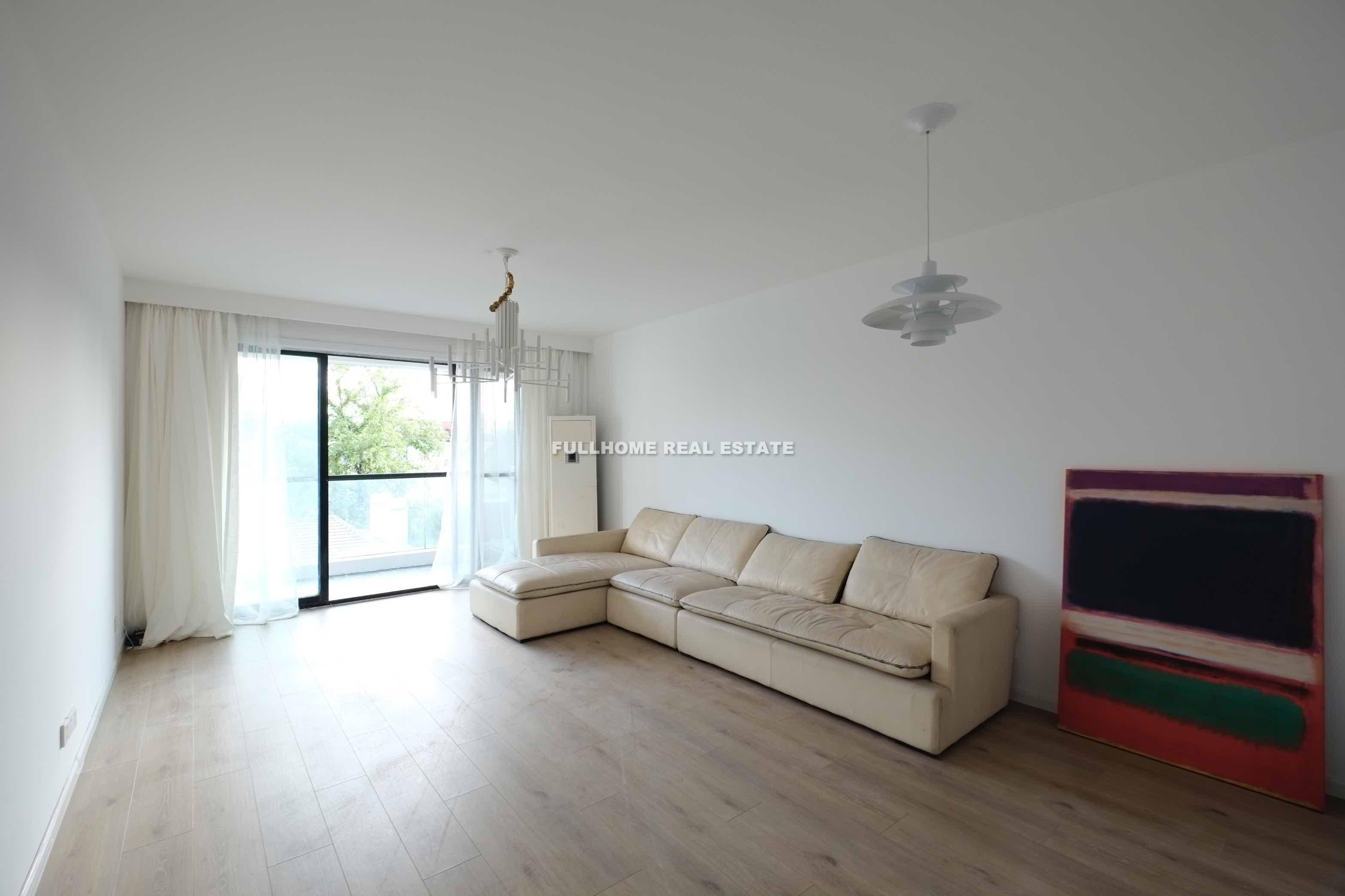 Same compound: Xingsheng Apartment, 3 bedrooms in Shanghai