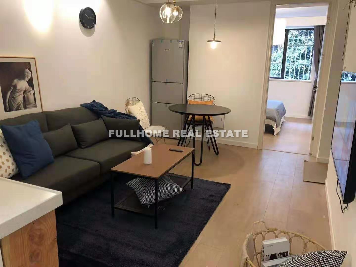Lane 1-1000 Changping Road Old House - 2 bedroom apartment in Shanghai, Jing An, Downtown