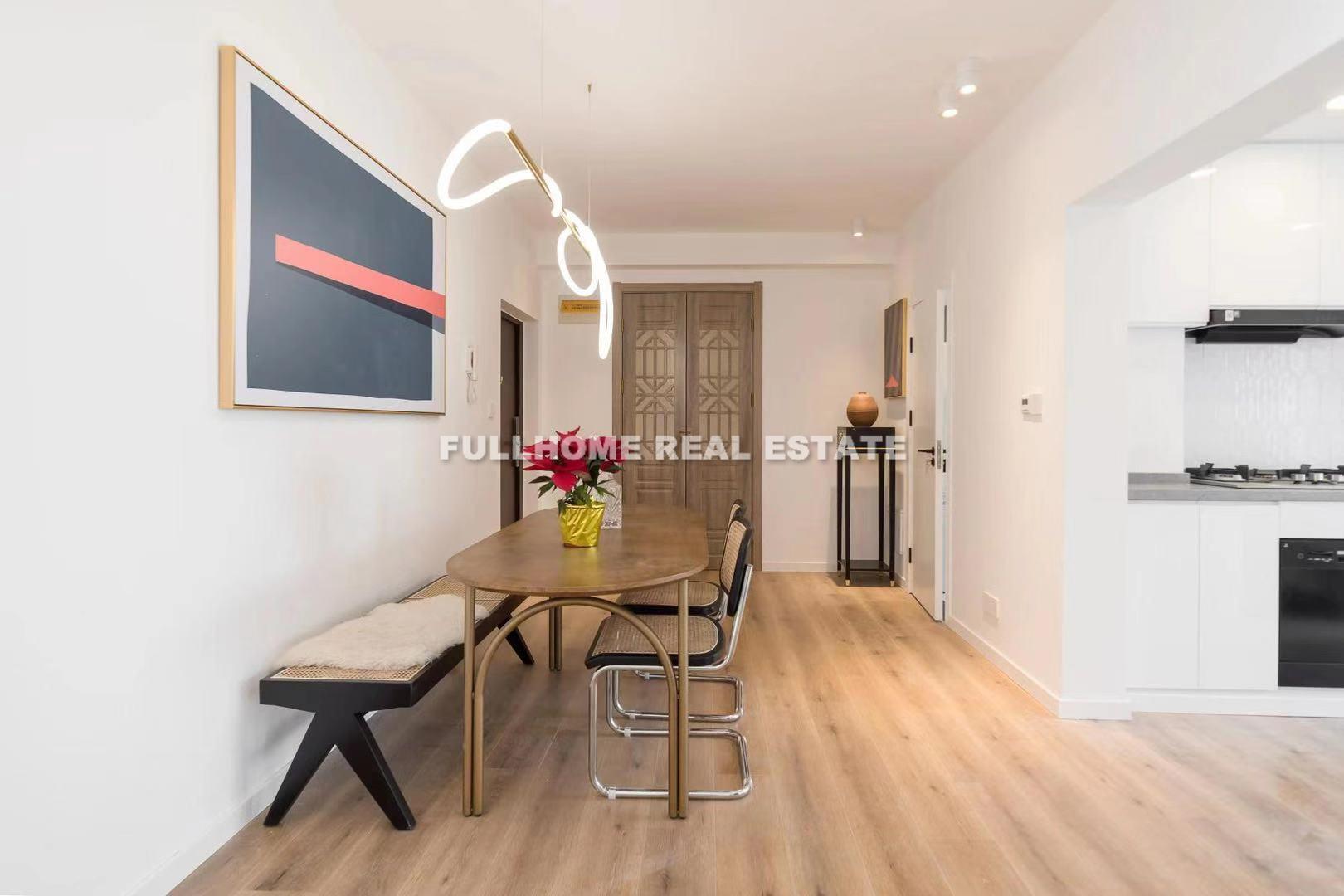 Zhongshan Apartment - 3 bedroom apartment in Shanghai, Zhongshan Park, Downtown