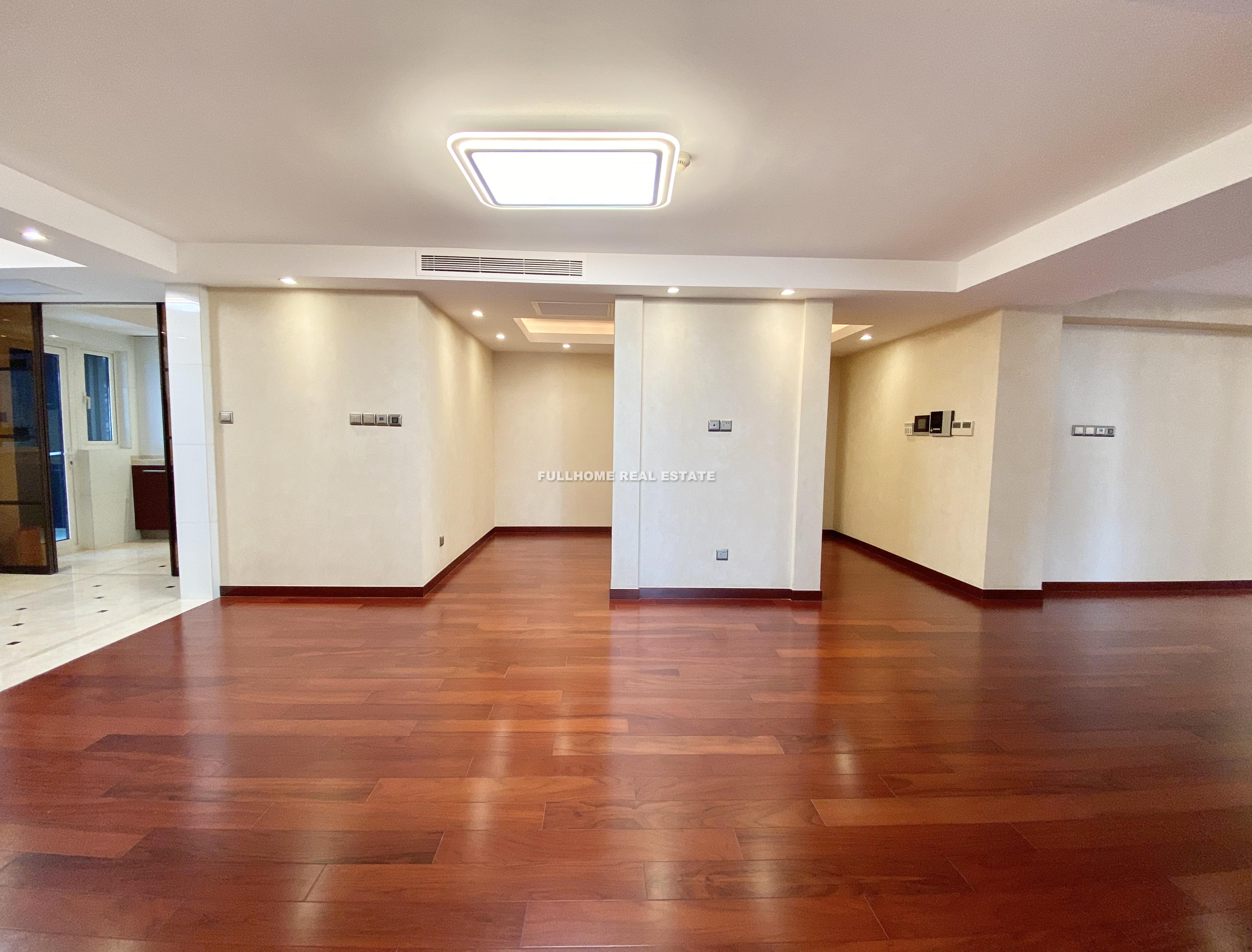 Above The Bund - 4 bedroom apartment in Shanghai, Downtown, Downtown