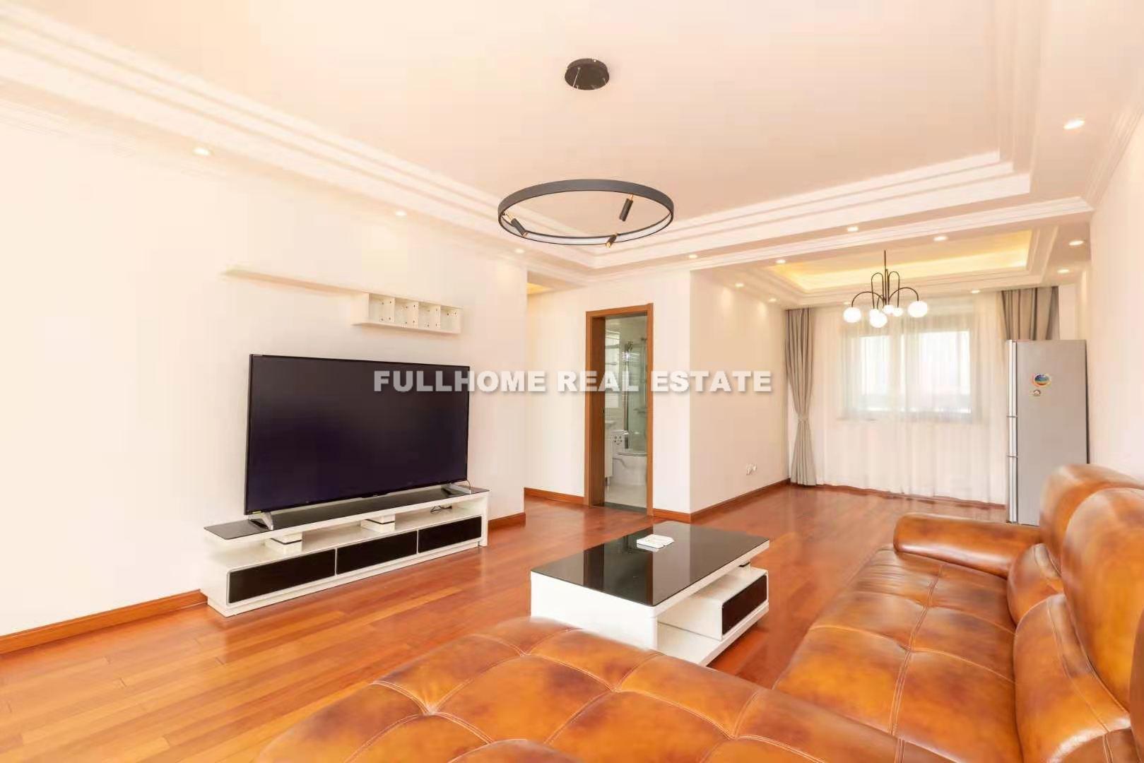 Same compound: Zhong You Yuan, 3 bedrooms in Shanghai