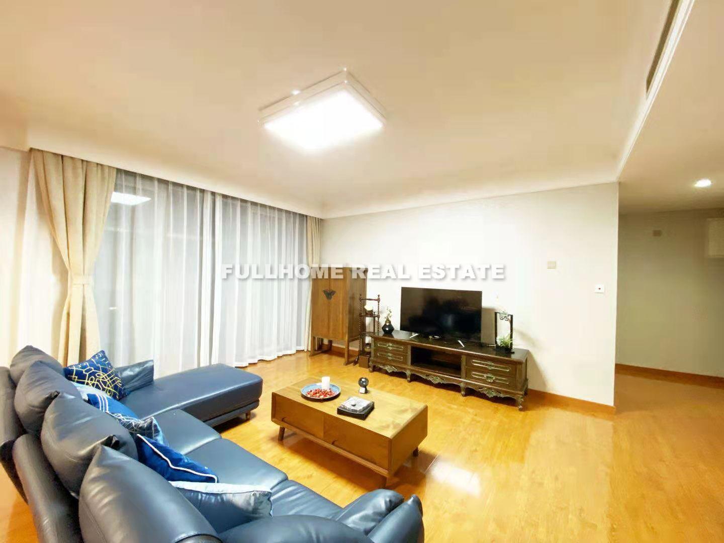 Hua Li Jia Zu - 3 bedroom apartment in Shanghai, Gubei, Hongqiao