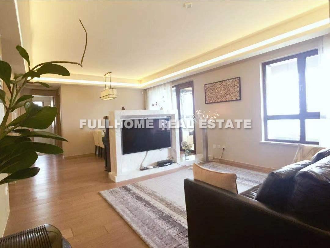 Same compound: Lanson HongQiao Green Country, 2 bedrooms in Shanghai