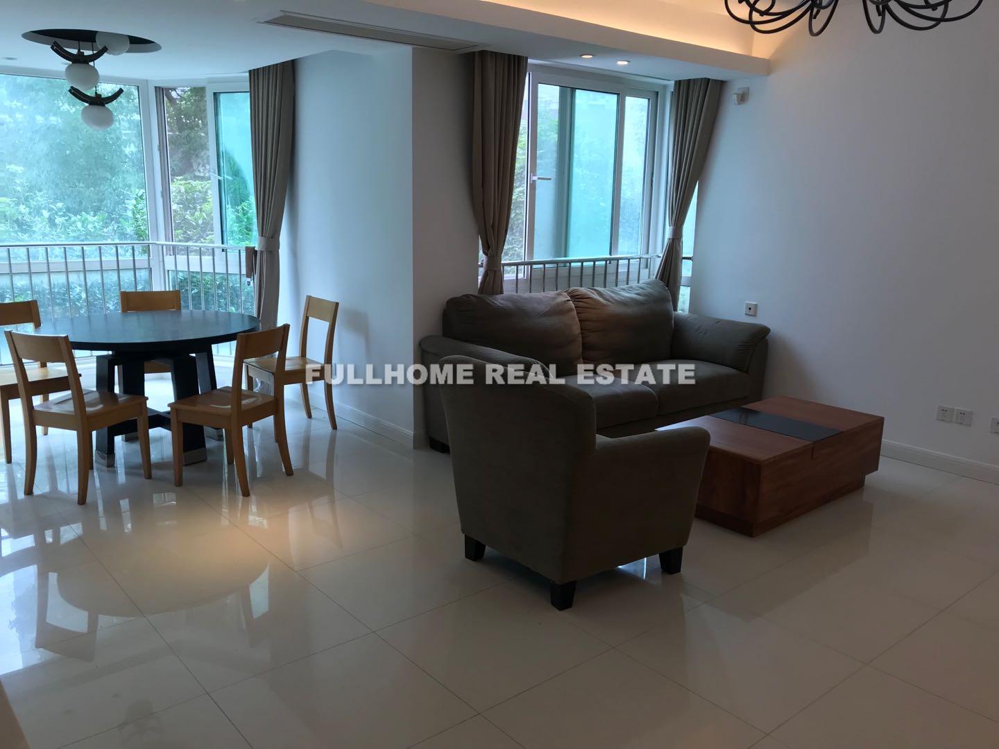 Same compound: Mingyuan Bridge, 3 bedrooms in Shanghai