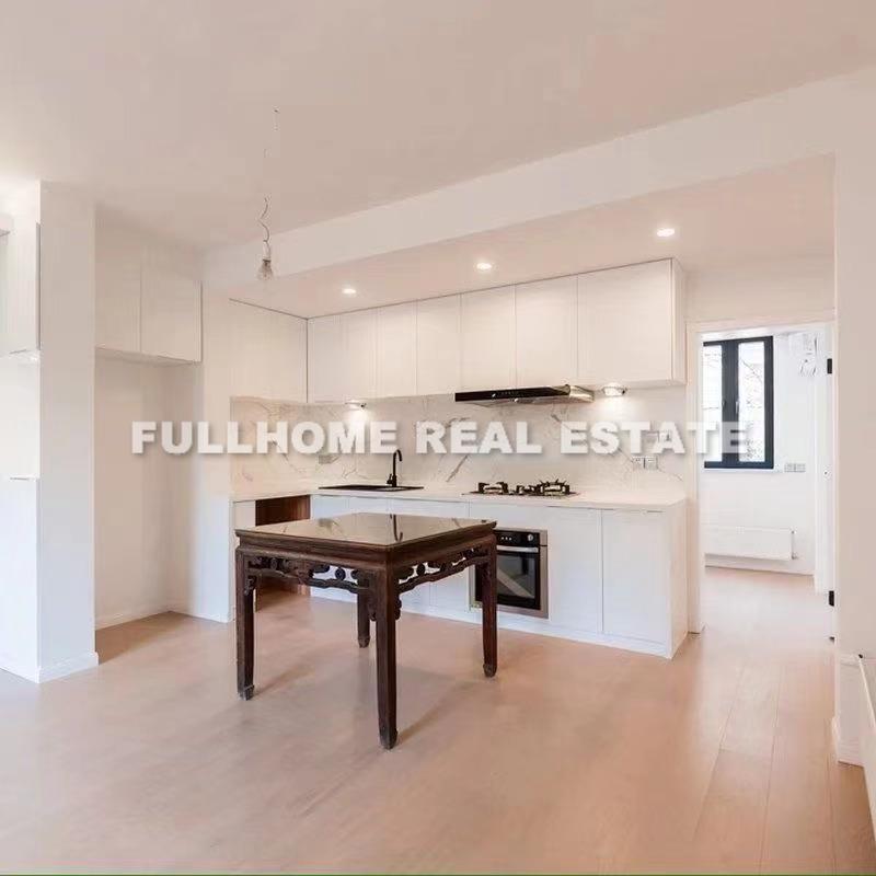 Same compound: Dahui Garden, 3 bedrooms in Shanghai