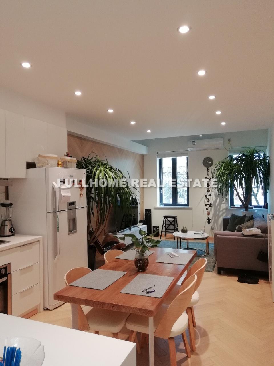 Lane 501-1000 Middle Huaihai Road Old House - 3 bedroom apartment in Shanghai, Downtown, Downtown