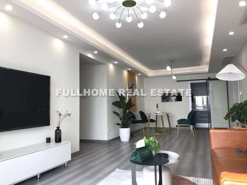 West Nanjing Mansion - 3 bedroom apartment in Shanghai, Downtown, Downtown