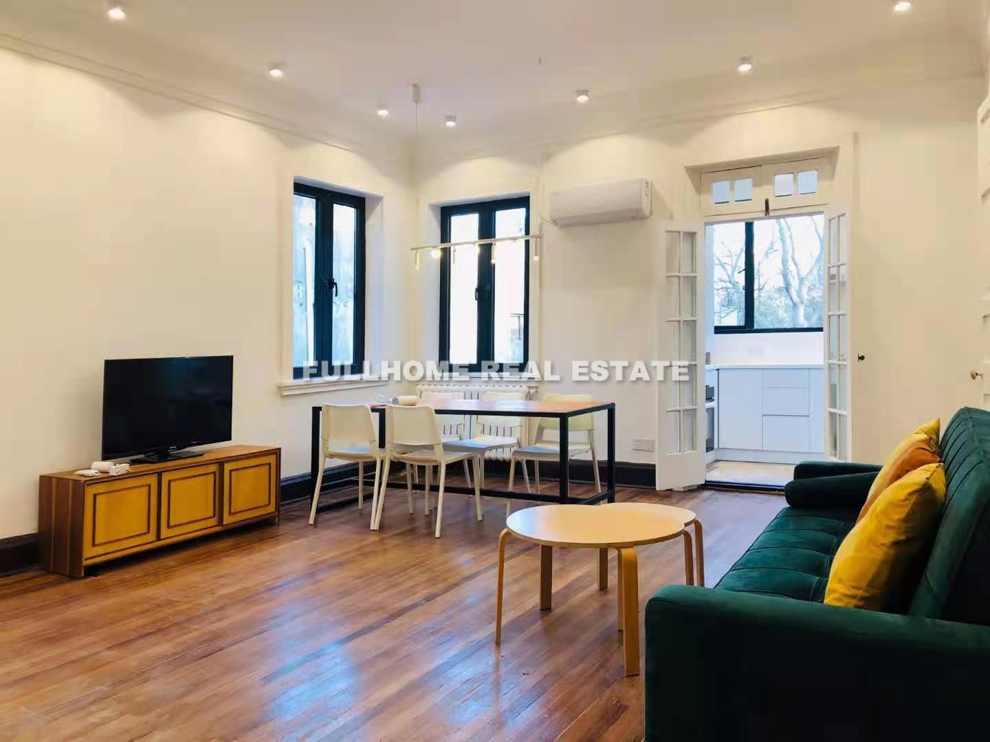 Lane1-800 Jiangsu Road Old House - 2 bedroom apartment in Shanghai, Zhongshan Park, Downtown