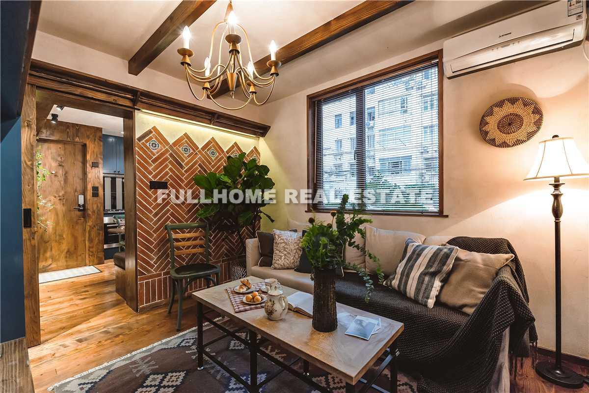 Same compound: Lane 500 Taikang Road Old House, 2 bedrooms in Shanghai