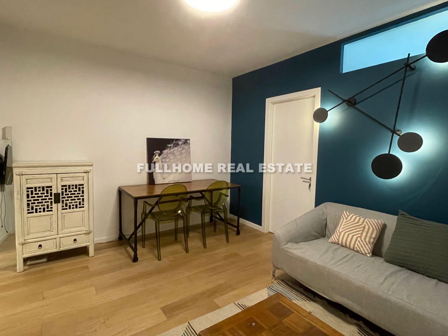 Same compound: Lane 101-300 Yueyang Road Old House, 1 bedrooms in Shanghai